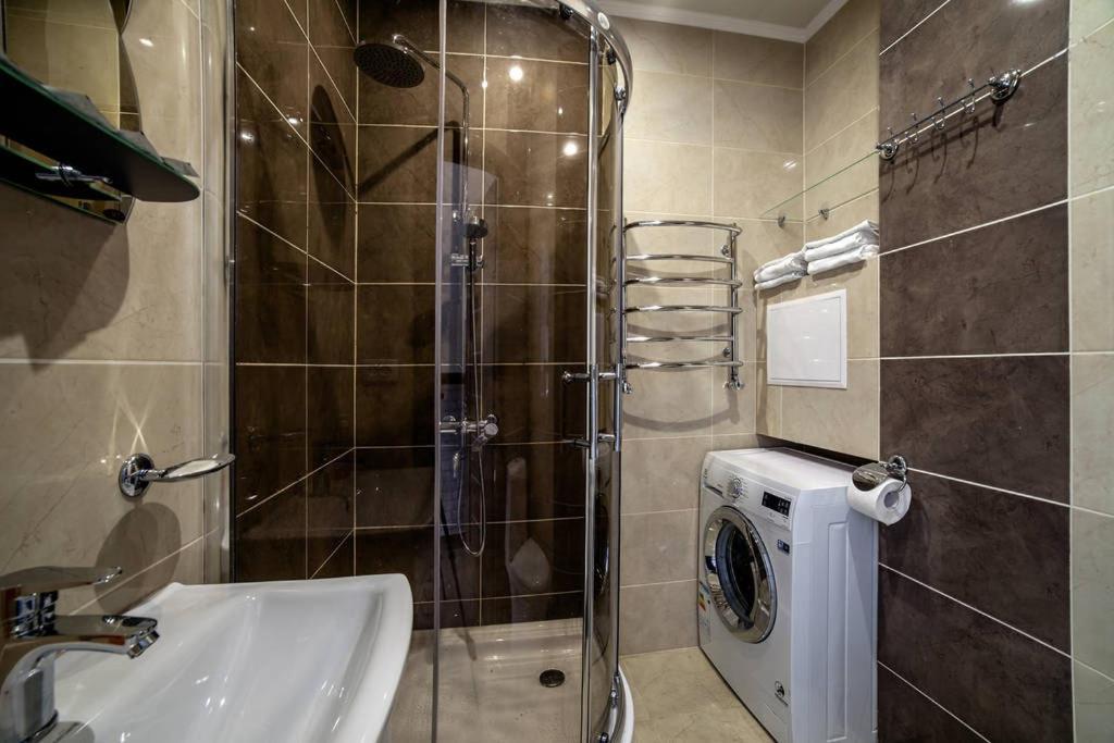 Romantic Apartments - Центр Львова , З Видом На Місто Esterno foto
