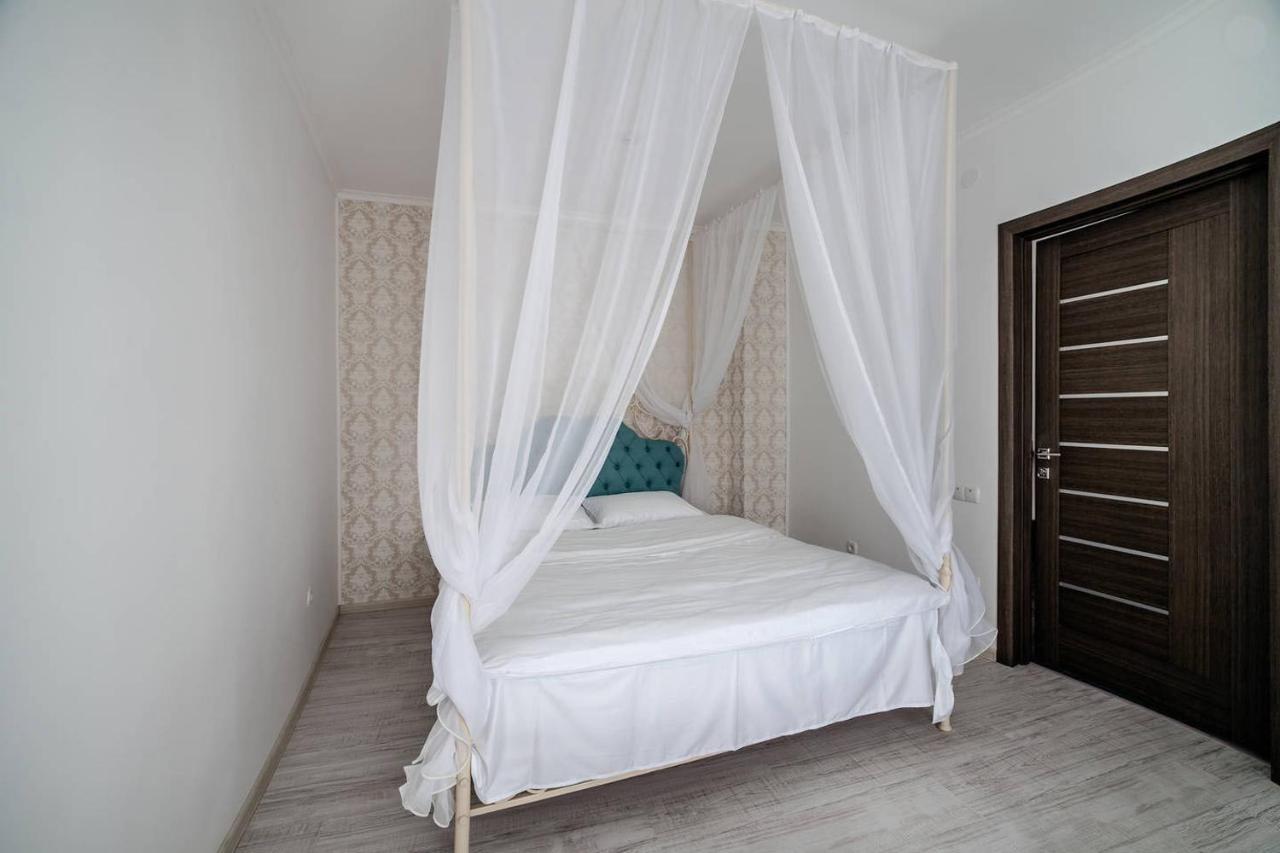 Romantic Apartments - Центр Львова , З Видом На Місто Esterno foto