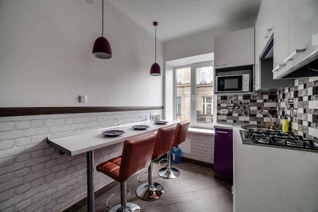 Romantic Apartments - Центр Львова , З Видом На Місто Esterno foto